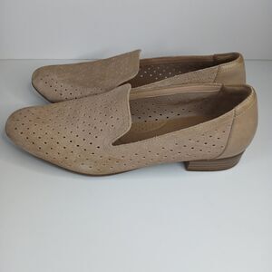 Clarks Collection Perforated Suede Loafers Juliet Hayes Sand Women's size 10